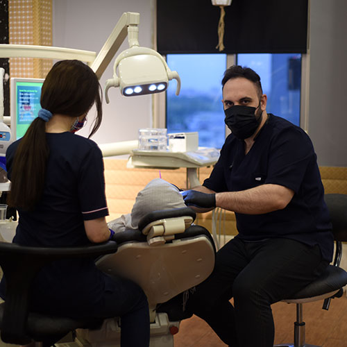 الدكتور سلوان الحمداني الدكتور سلوان الحمداني