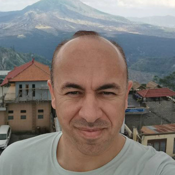 الدكتور طاهر إسلام محمد